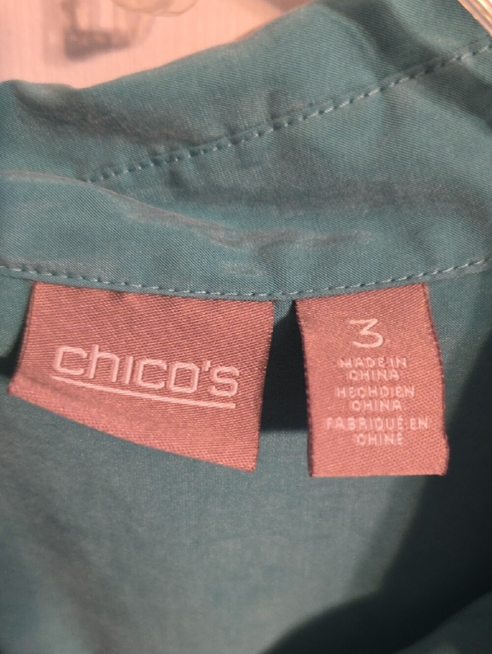 Chico's Teal Short-Sleeve Button-Down Shirt - Picture 2 of 7